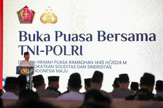 Menkopolhukam Hadi Tjahjanto beri sambutan. (Foto; PMJ/Dok Web Menkopolhukam).