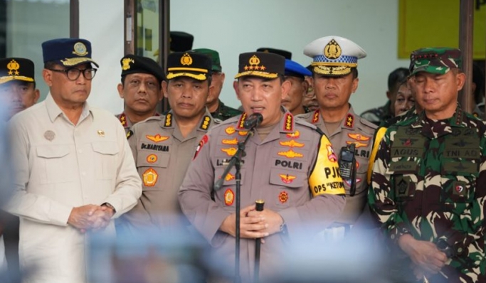 Kapolri Jenderal Listyo Sigit Prabowo melakukan pengecekan kesiapan mudik tahun 2024 di Kantor Jasa Marga KM 70 tol Jakarta-Cikampek. (Foto: PMJ News)