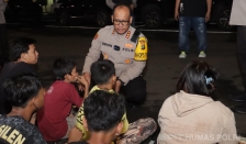 Polisi mengamankan ratusan remaja yang melakukan aksi konvoi pada malam takbiran di wilayah Jakarta Utara. (Foto: PMJ News)