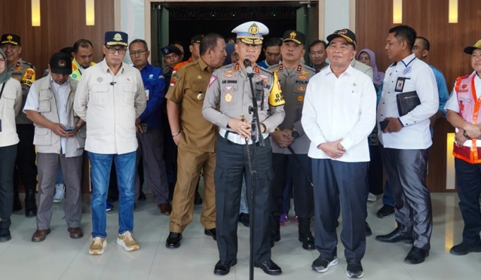 Kepala Korlantas Polri, Irjen Pol Aan Suhanan memberikan keterangan usai Rakor Pengamanan Arus Balik Idul Fitri 1445 H. (Foto: PMJ News)