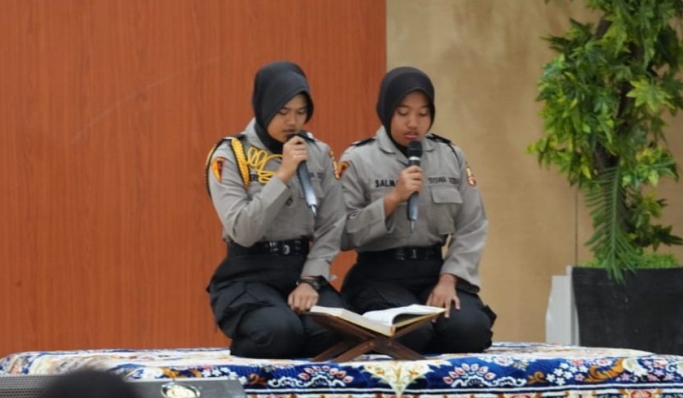 Sekolah Polisi Wanita bersama Lemdiklat Polri dan Quantum Akhyar Institute pimpinan Ustad Adi Hidayat membuka program pelatihan pendidikan siswa Qur’ani. (Foto: PMJ News)