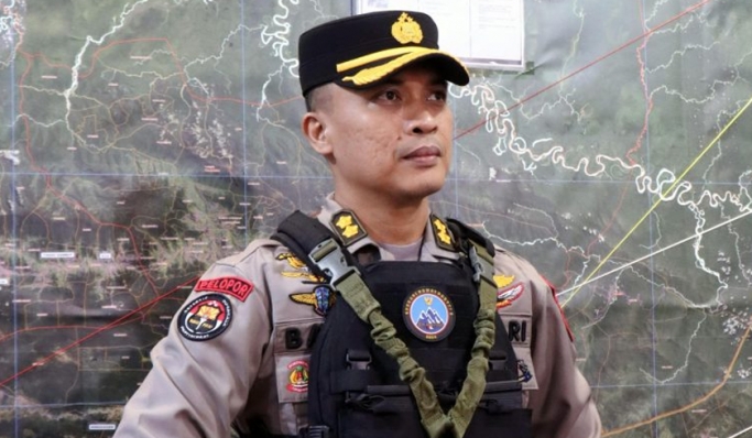 Kasatgas Humas Ops Damai Cartenz-2024, AKBP Bayu Suseno saat memberikan keterangan. (Foto: PMJ News)