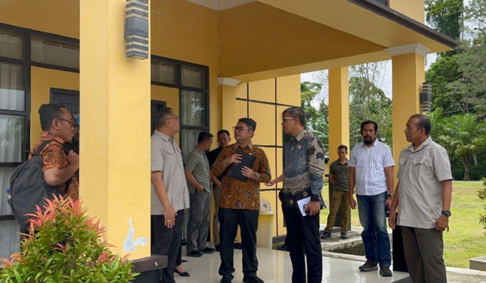 Komnas HAM melakukan pertemuan dengan Satgas Operasi Damai Cartenz-2024 di Posko Ops Damai Cartenz-2024, Mako Yon B Pelopor Mimika. (Foto: PMJ News)