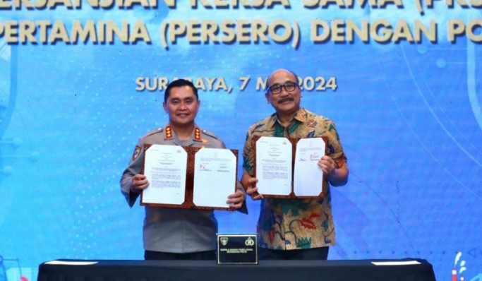 aharkam Polri dan Pertamina menandatangani perjanjian kerja sama tentang bantuan pengamanan dan penanganan pelanggaran. (Foto: PMJ News/Divhumas Polri)