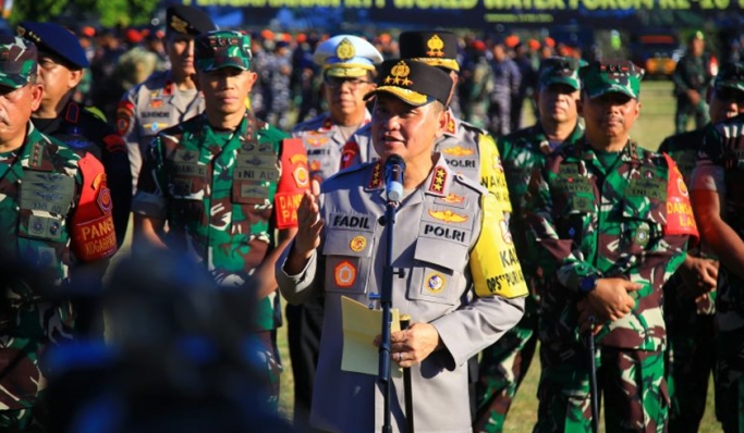 Kabaharkam Polri, Komjen Pol Fadil Imran selaku Kepala Operasi Puri Agung 2024 memimpin apel gelar pasukan. (Foto: PMJ News)
