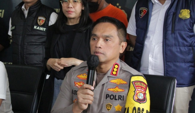 Kapolres Metro Jakarta Barat, Kombes Pol M Syahduddi saat konferensi pers. (Foto: PMJ News)