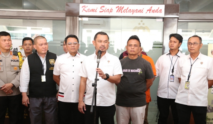Direktur Tindak Pidana Narkoba Bareskrim Polri, Brigjen Pol Mukti Juharsa saat konferensi pers. (Foto: PMJ News)
