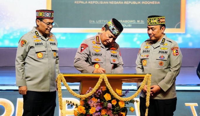Kapolri Jenderal Listyo Sigit Prabowo meresmikan Komite Olahraga Polri, wadah bagi para polisi berbakat dan berprestasi di bidang olahraga. (Foto: PMJ News)