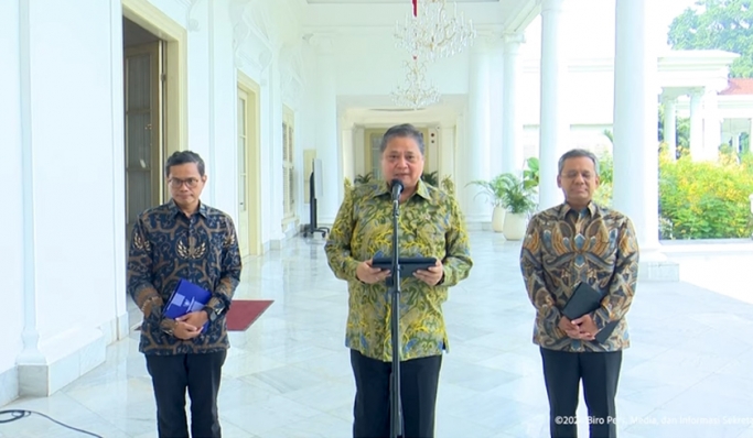 Menko Bidang Perekonomian, Airlangga Hartarto saat konferensi pers di Istana Kepresidenan Bogor. (Foto: PMJ News/YouTube Setpres)