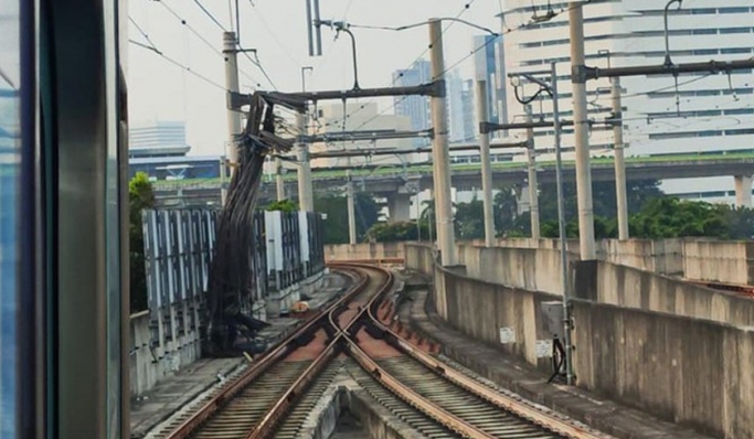 Besi konstruksi pembangunan Gedung Kejaksaan Agung di jalur MRT. (Foto: PMJ News/Istimewa)