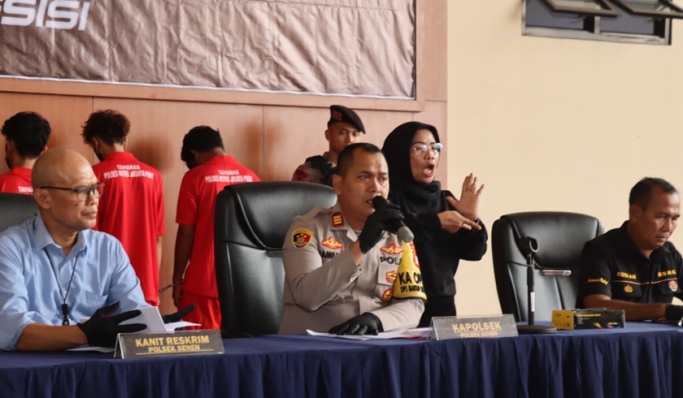 Polsek Senen menggelar konferensi pers pengungkapan kasus. (Foto: PMJ News/Fajar)