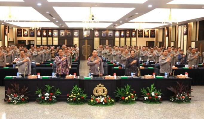 Kapolri Jenderal Listyo Sigit Prabowo membuka rakenis gabungan Pusdokkes, Puskeu, Puslitbang, dan Pusjarah. (Foto: PMJ News)