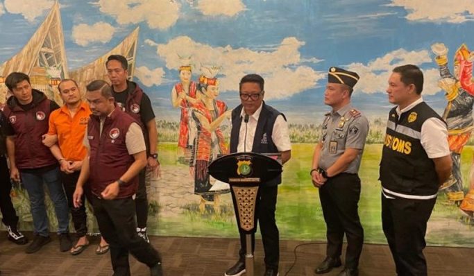 Kadiv Hubinter Polri, Irjen Pol Krishna Murti memberikan keterangan pers di Bandara Soekarno-Hatta, Tangerang. (Foto: PMJ News)