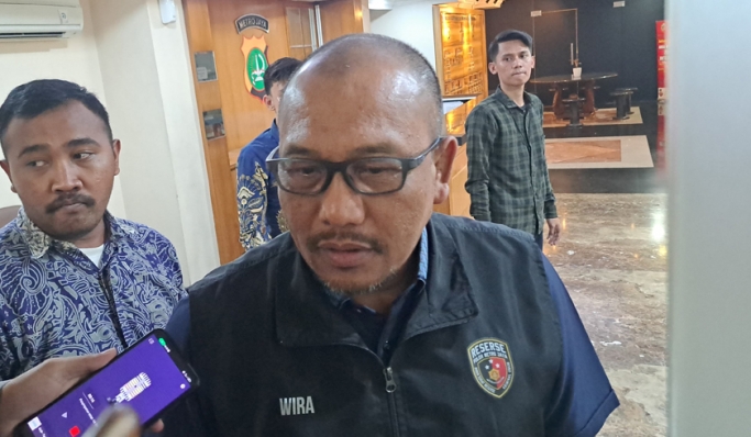 Dirreskrimum Polda Metro Jaya, Kombes Pol Wira Satya Triputra saat memberikan keterangan pers. (Foto: PMJ News/Fajar)