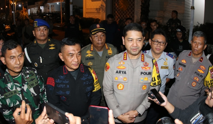 Patroli gabungan dalam rangka Operasi Mantap Praja 2024 digelar Polres Metro Depok bersama Polda Metro Jaya, Kodim 0508, dan Forkopimda. (Foto: PMJ News)