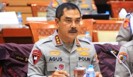 Wakapolri Komjen Pol Agus Andrianto saat rapat bersama DPR RI. (Foto: PMJ News)