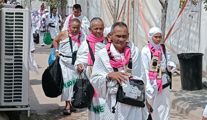 Jemaah haji dari seluruh dunia termasuk jemaah haji Indonesia sedang melaksanakan prosesi wukuf di Arafah. (Foto: PMJ News/Dok Kemenag)