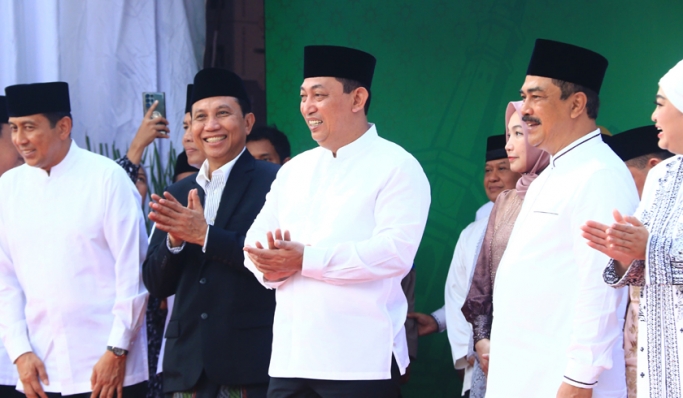 Kapolri Jenderal Listyo Sigit Prabowo saat momen Hari Raya Idul Adha 1445 Hijriyah. (Foto: PMJ News)