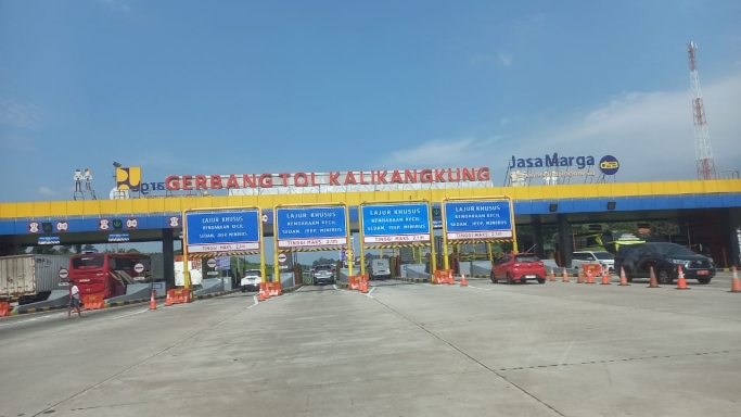 Gerbang Tol Kalikangkung. (Foto: PMJ/Ginting).