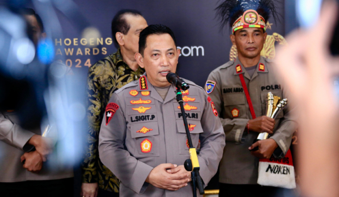 Kapolri Jenderal Listyo Sigit Prabowo saat memberikan keterangan pers. (Foto: PMJ News)