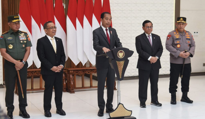 Presiden jokowi saat memberikan keterangan di Jakarta. (Foto: PMJ News/Dok Setkab)