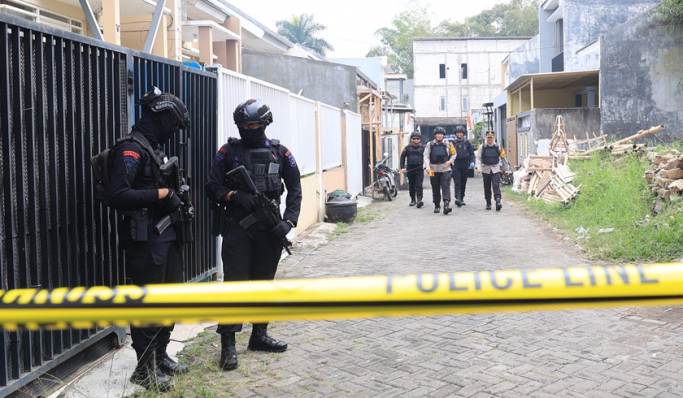 Densus 88 Antiteror Polri berhasil menangkap terduga teroris di Batu, Malang. (Foto: PMJ News)