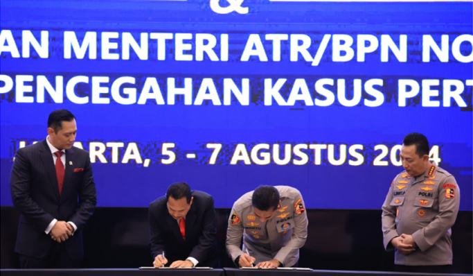 Kementerian ATR/BPN bersama Polri memperkuat sinergitas dengan Perjanjian Kerjasama untuk memberantas mafia tanah. (Foto: PMJ News)