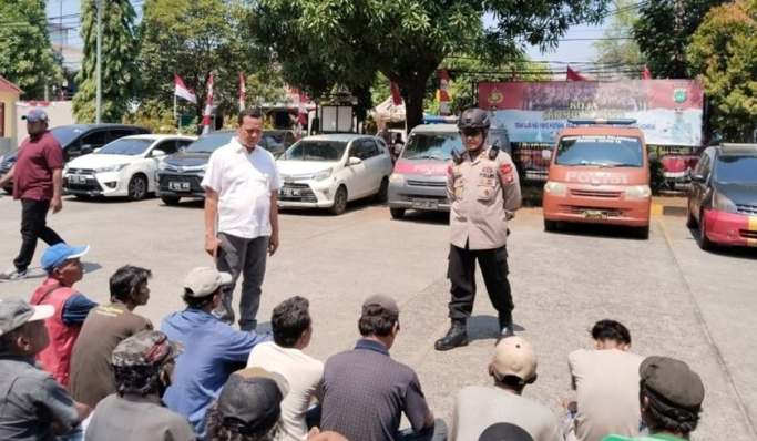Polisi mengamankan sebanyak 47 orang yang diduga sebagai pelaku pemalakan di wilayah Koja, Jakarta Utara. (Foto: PMJ News)