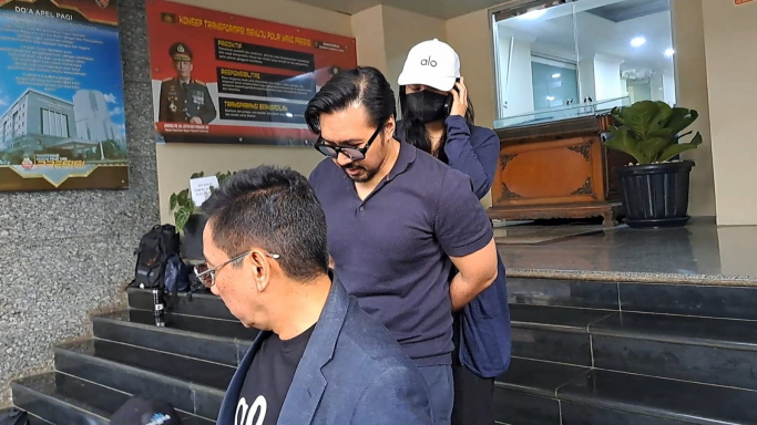 Audrey Davis, putri musisi David Bayu usai diperiksa Polda Metro Jaya terkait dugaan video syur. (Foto: PMJ Mews/Istimewa)