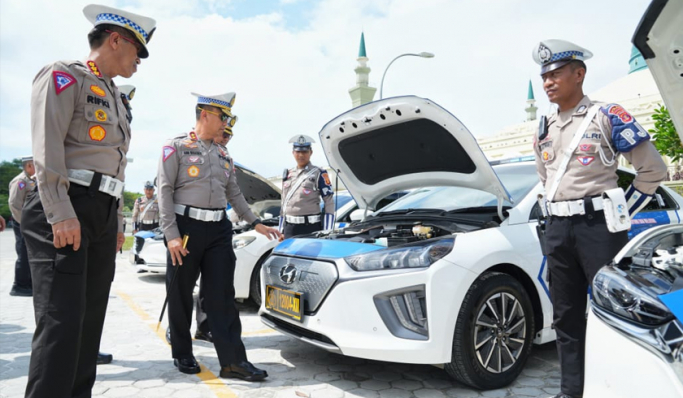 Kakorlantas Polri Irjen Pol Aan Suhanan melakukan pengecekan terhadap kesiapan personel dan kendaraan Pamwalrolakir HUT RI di IKN. (Foto: PMJ News)