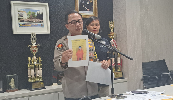 Kabid Humas Polda Metro Jaya, Kombes Pol Ade Ary Syam Indradi memberikan keterangan pers tekait kasus Angela Lee. (Foto: PMJ News/Fajar)