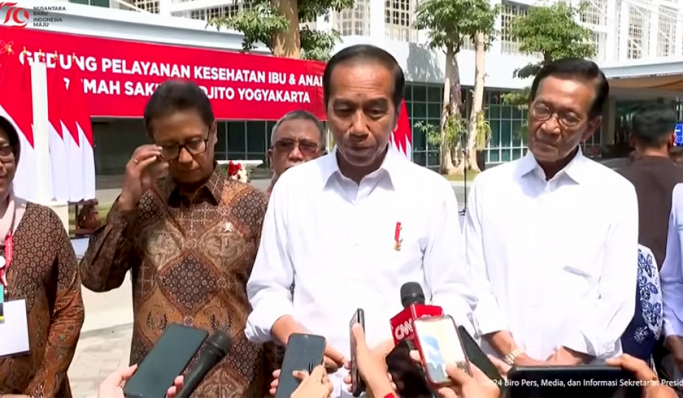 Presiden Jokowi saat memberikan keterangan pers di RS Sardjito. (Foto: PMJ News/YouTube Setpres)