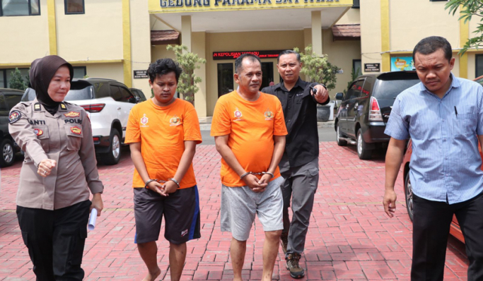 Polisi mengungkap kasus pencurian data pribadi di dunia maya atau Phishing Cybercrime Identity Theft kartu sim Indosat. (Foto: PMJ News/Fajar)
