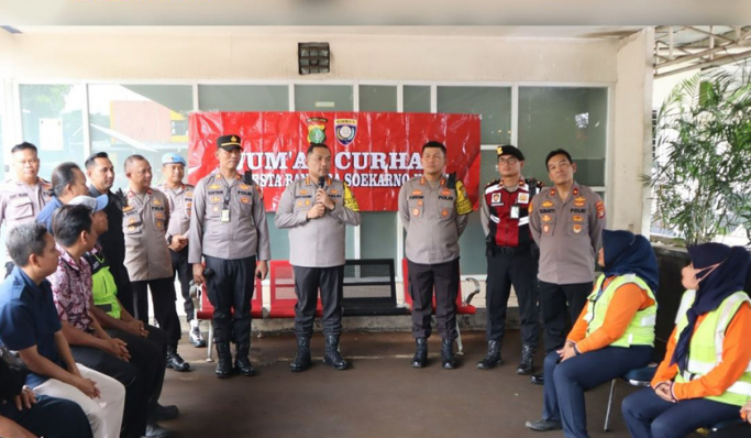 Kapolresta Bandara Soekarno-Hatta, Kombes Pol Roberto Pasaribu bersama jajaran. (Foto: PMJ News)