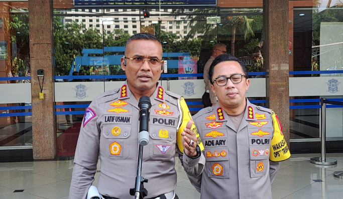 Dirlantas Polda Metro Jaya, Kombes Pol Latif Usman saat memberikan keterangan pers. (Foto: PMJ News/Fajar)