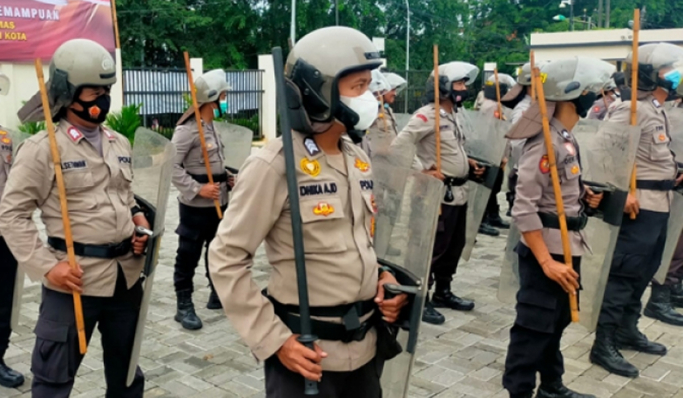 Polda Metro Jaya mengerahkan ratusan personel untuk pengamanan Cagub-Cawagub. (Foto: Dok PMJ News)