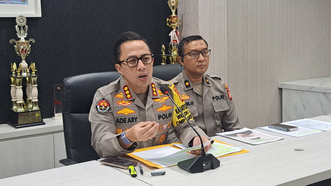Kabid Humas Polda Metro Jaya, Kombes Pol Ade Ary Syam Indradi saat konferenai pers. (Foto: PMJ News/Fajar)