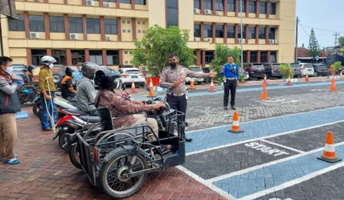 Polri memberikan perhatian dan pelayanan berkualitas terhadap kaum rentan anak dan penyandang disabilitas. (Foto: PMJ News)