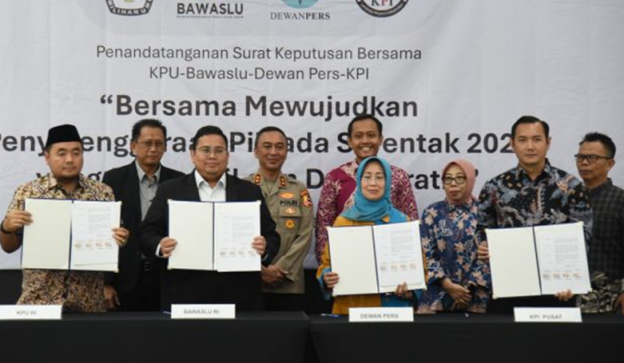 Kadiv Humas Polri Irjen Pol Shandi Nugroho menghadiri penandatanganan SKB tentang pembentukan Gugus Tugas Pemantauan Pemberitaan Pilkada 2024. (Foto: PMJ News)