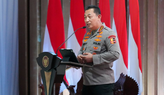 Kapolri Jenderal Listyo Sigit Prabowo mengikuti retret bersama Kabinet Merah Putih di Akmil Magelang. (Foto: PMJ News/Divhumas Polri)