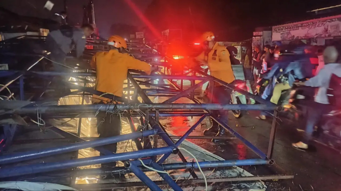 Papan Reklame roboh. (Foto: PMJ/Dok BPBD Bogor).