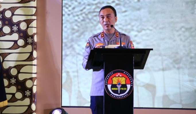 Kadiv Humas Polri, Irjen Pol Sandi Nugroho saat memberikan keterangan. (Foto: PMJ News)