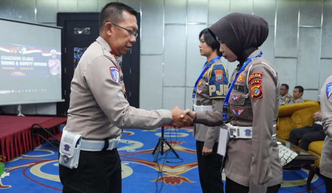 Dirgakkum Korlantas Polri, Brigjen Pol Raden Slamet Santoso membuka Coaching Clinic Safety Riding & Safety Driving. (Foto: PMJ News)