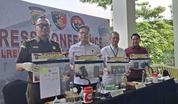 Polresta Bandara Soekarno-Hatta mengungkap kasus pengiriman pekerja migran ilegal ke Qatar dan China. (Foto: PMJ News/Istimewa)