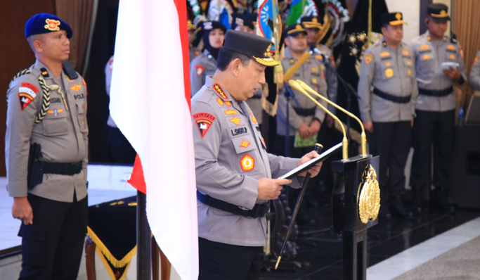 Kapolri Jenderal Listyo Sigit Prabowo memimpin upacara korps raport atau kenaikan pangkat Pati Polri. (Foto: PMJ News/Fajar)