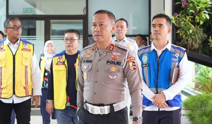 Kepala Korlantas Polri, Irjen Pol Aan Suhanan melakukan pengecekan kesiapan jalur tol Kalikangkung menjelang libur Natal dan Tahun Baru. (Foto: PMJ News)