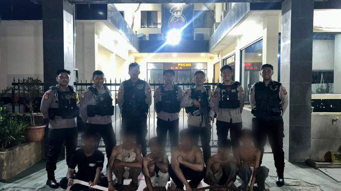TPPP Polres Metro Jakarta Barat mengamankan enam remaja yang melakukan konvoi sepeda motor di kawasan Cengkareng. (Foto: PMJ News)