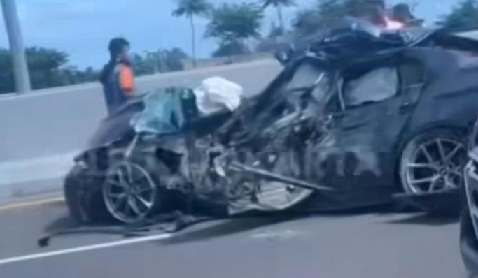 Kecelakaan mobil sedan dan pikap terjadi di ruas Jalan Tol Serpong-Balaraja. (Foto: PMJ News/Istimewa)