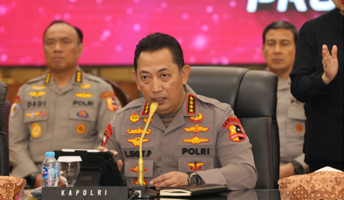 Kapolri Jenderal Listyo Sigit Prabowo saat memberikan keterangan pers. (Foto: PMJ News)