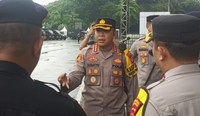 Kapolres Metro Jakarta Pusat, Kombes Pol Susatyo Purnomo Condro saat memberikan arahan. (Foto: PMJ News)